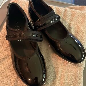 Tap dance shoes